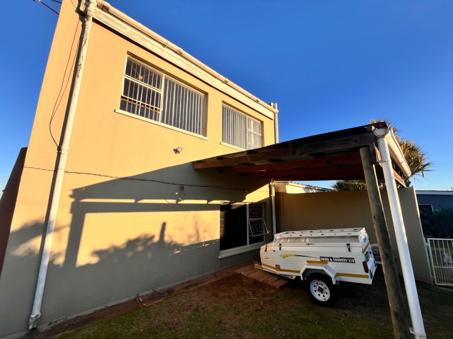 4 Bedroom Property for Sale in C Place Eastern Cape